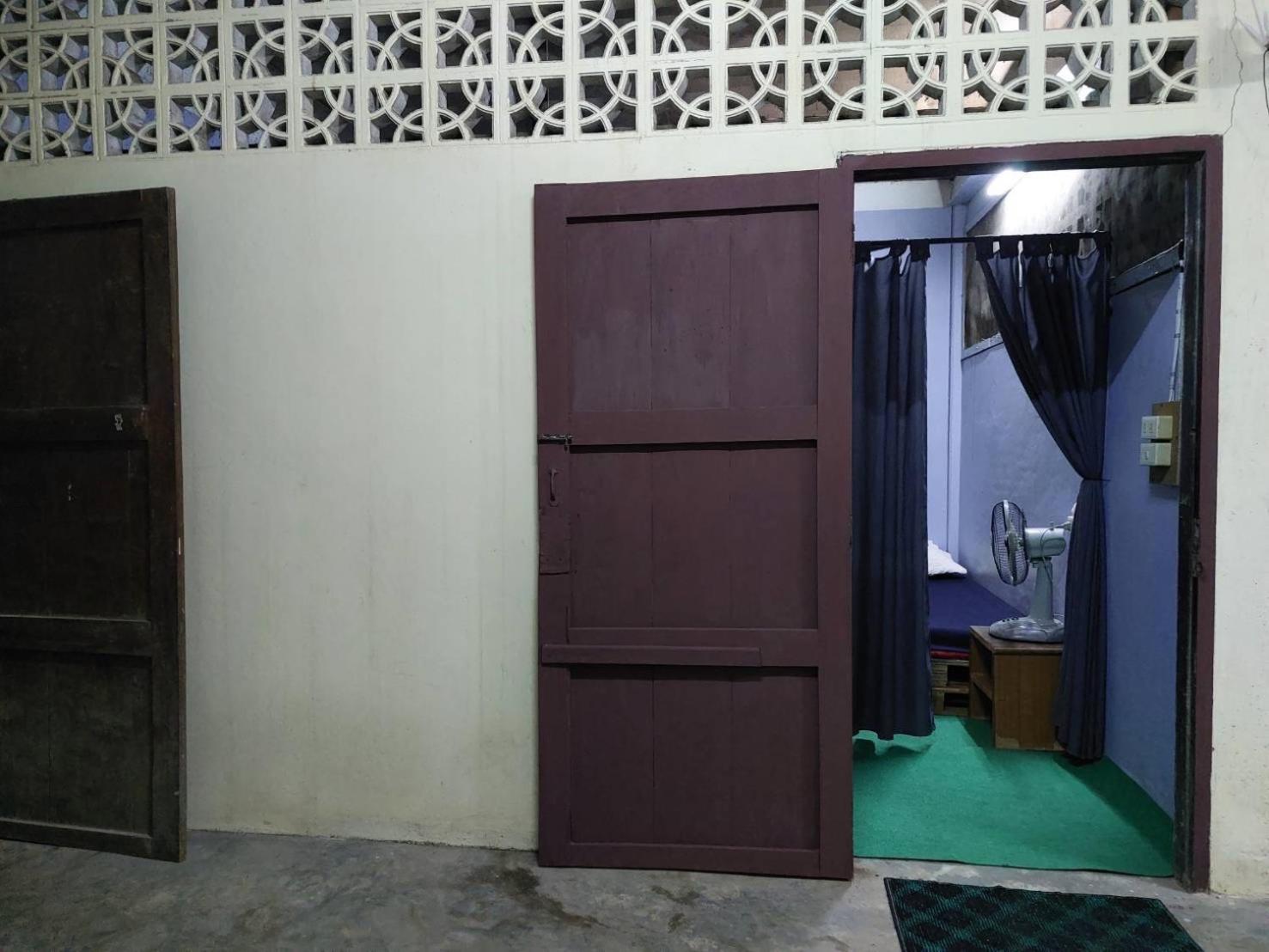 Hostelbed And Retreat Phitsanulok Exterior photo